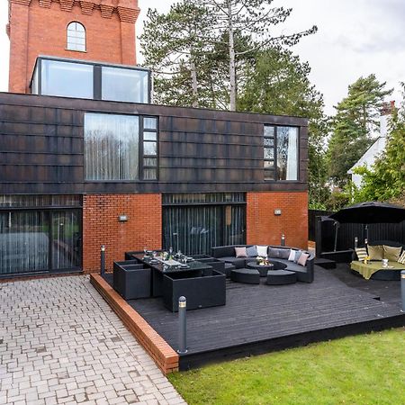 Luxury Water Tower I Roof Bar I Cinema Villa Cardiff Bagian luar foto