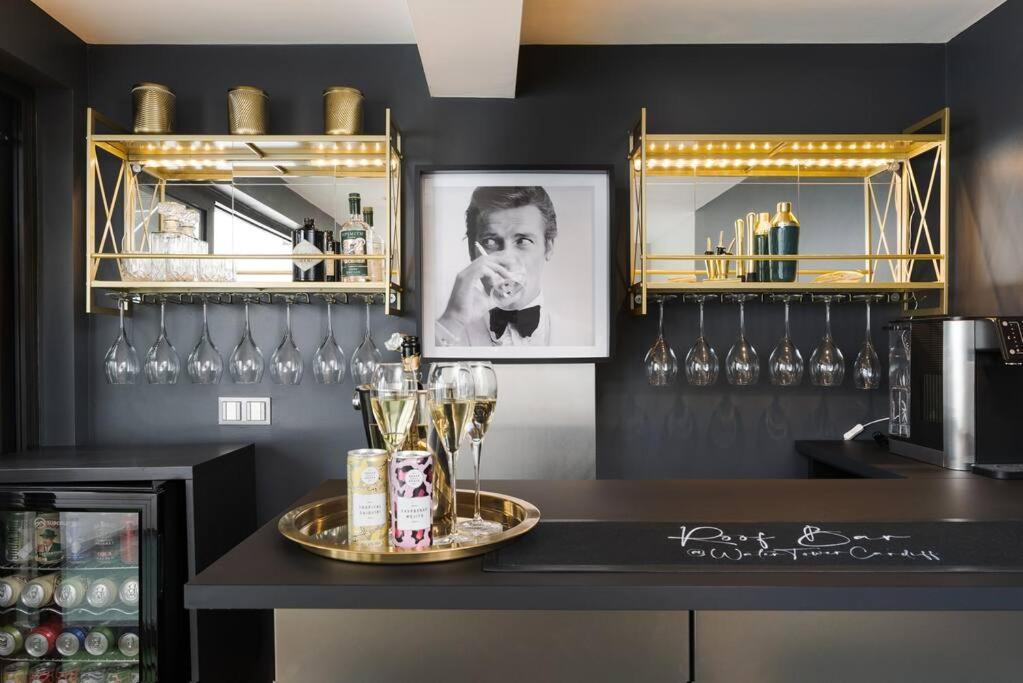Luxury Water Tower I Roof Bar I Cinema Villa Cardiff Bagian luar foto