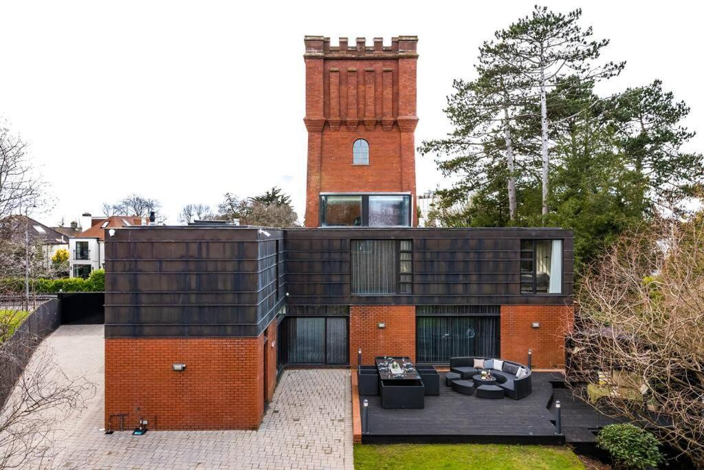 Luxury Water Tower I Roof Bar I Cinema Villa Cardiff Bagian luar foto