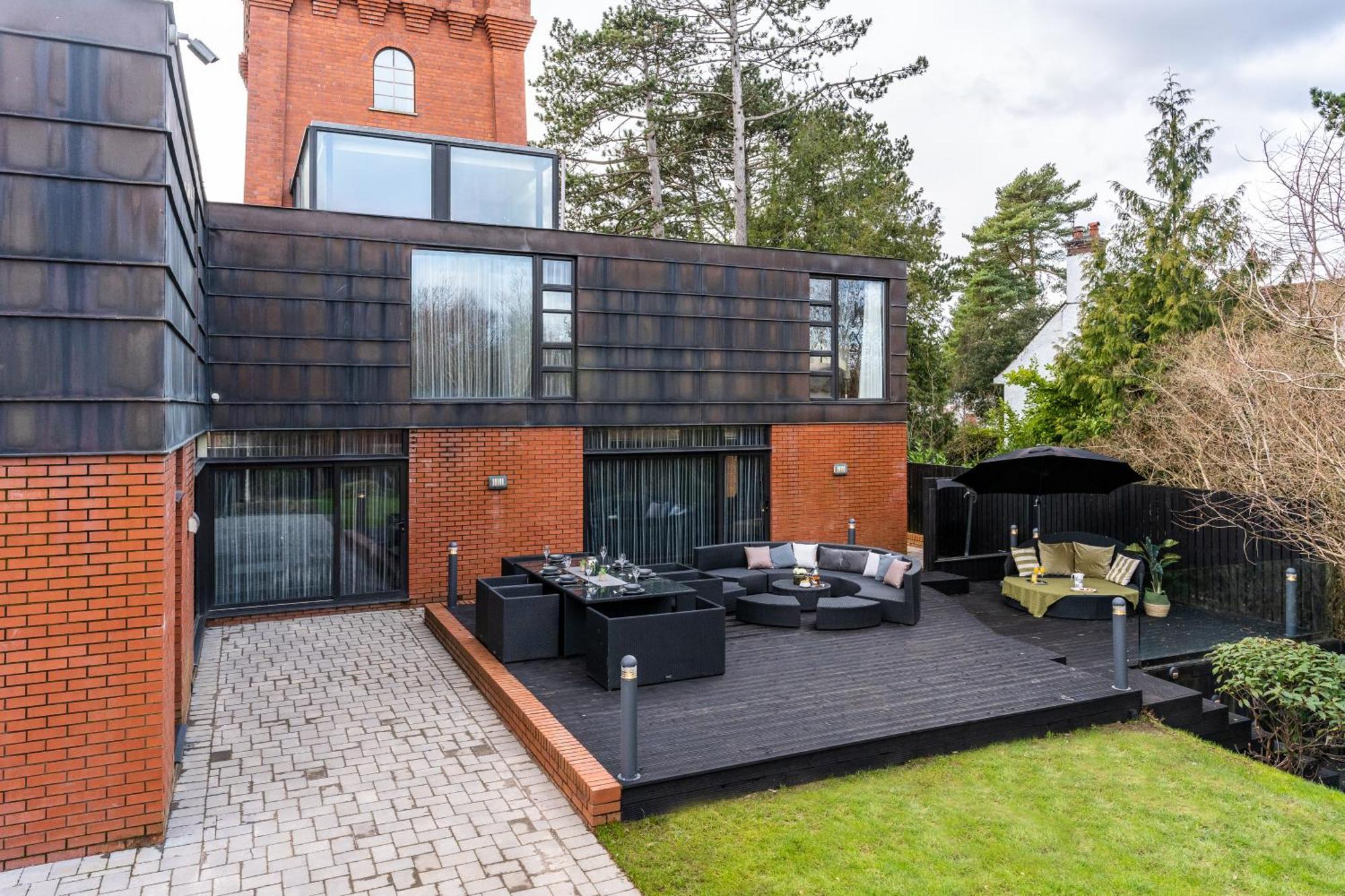 Luxury Water Tower I Roof Bar I Cinema Villa Cardiff Bagian luar foto